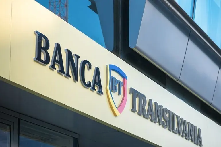 Bank Friday 2025: Banca Transilvania oferă 40 de oferte și 3 iPhone-uri în joc