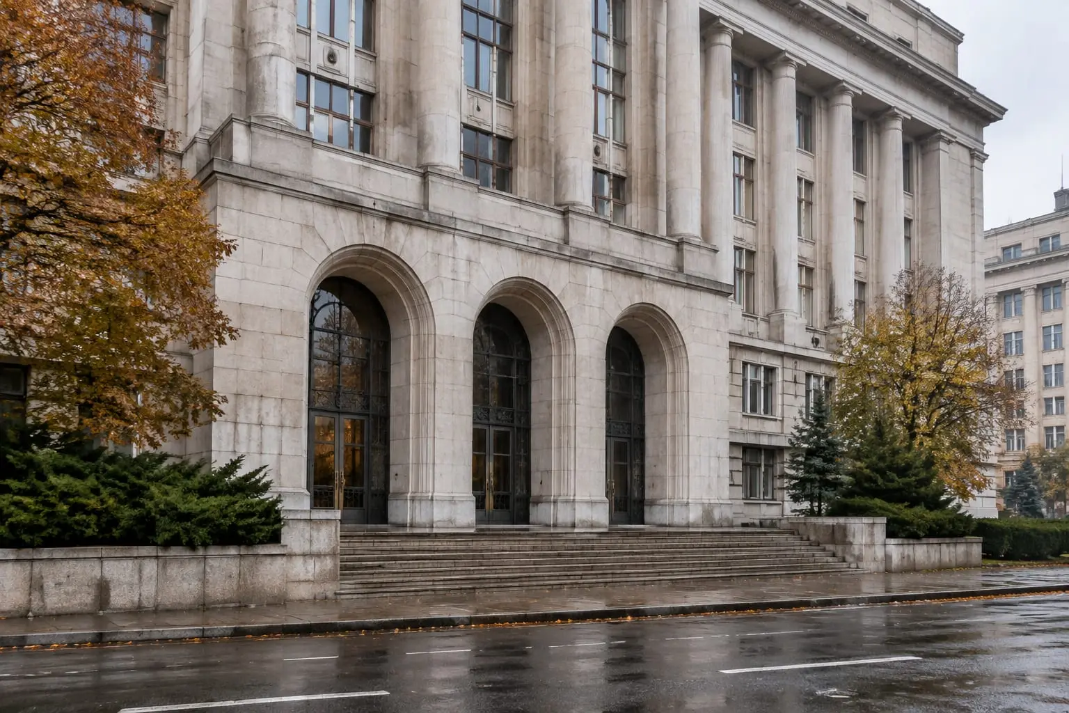 Dobânzile statului: o factură de 2,35 ori mai mare decât economiile la salarii