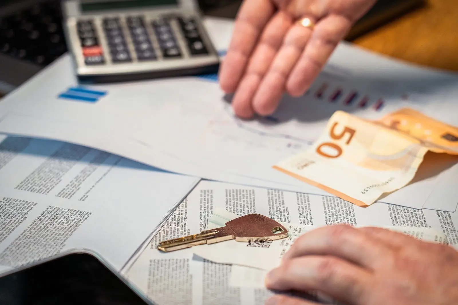 După 90 de zile de restanță, banca poate cere rambursarea integrală a creditului