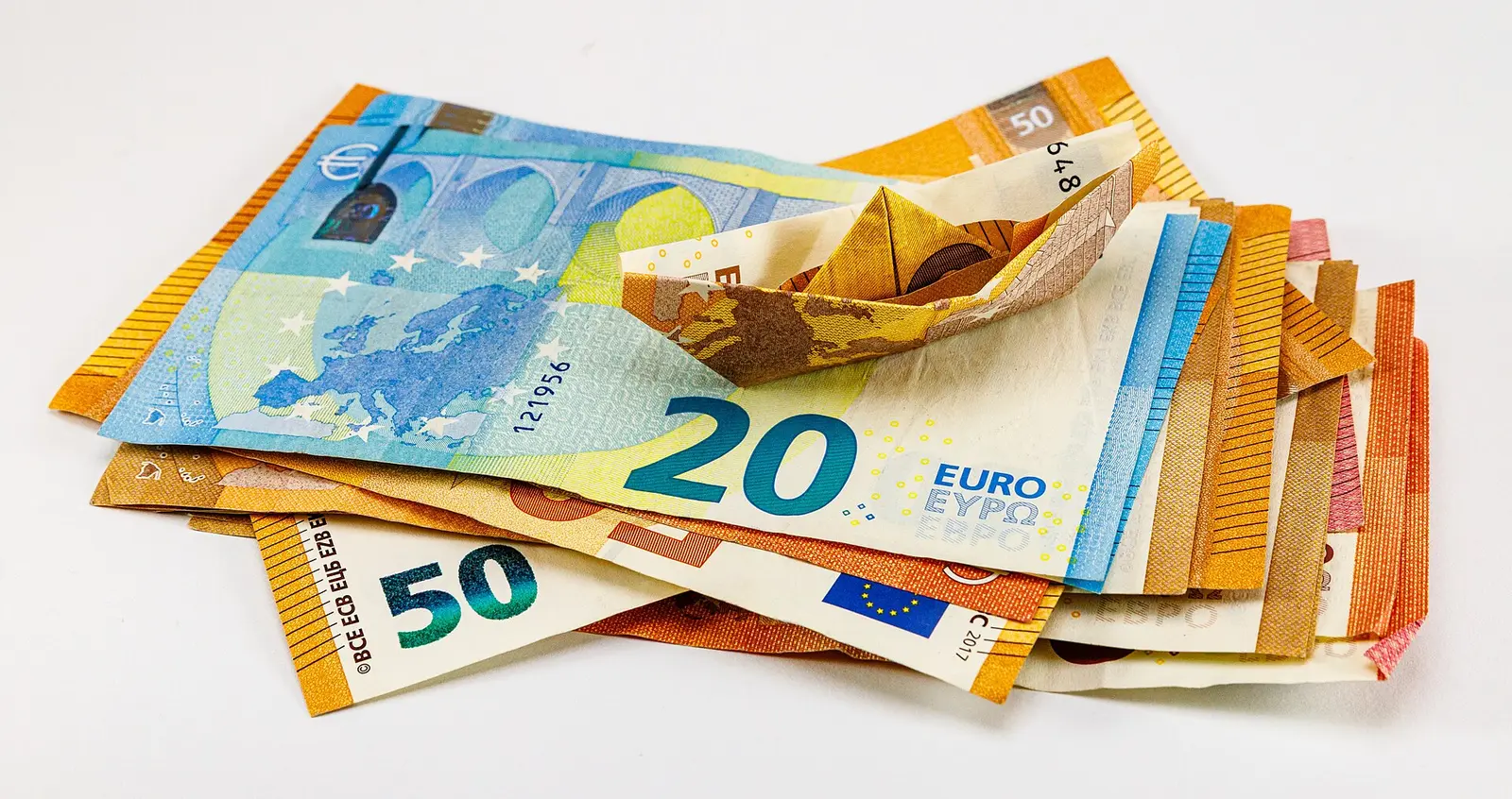 Escroci s-au dat drept funcționari BNR: bătrână din Cluj a pierdut 20.000 de euro