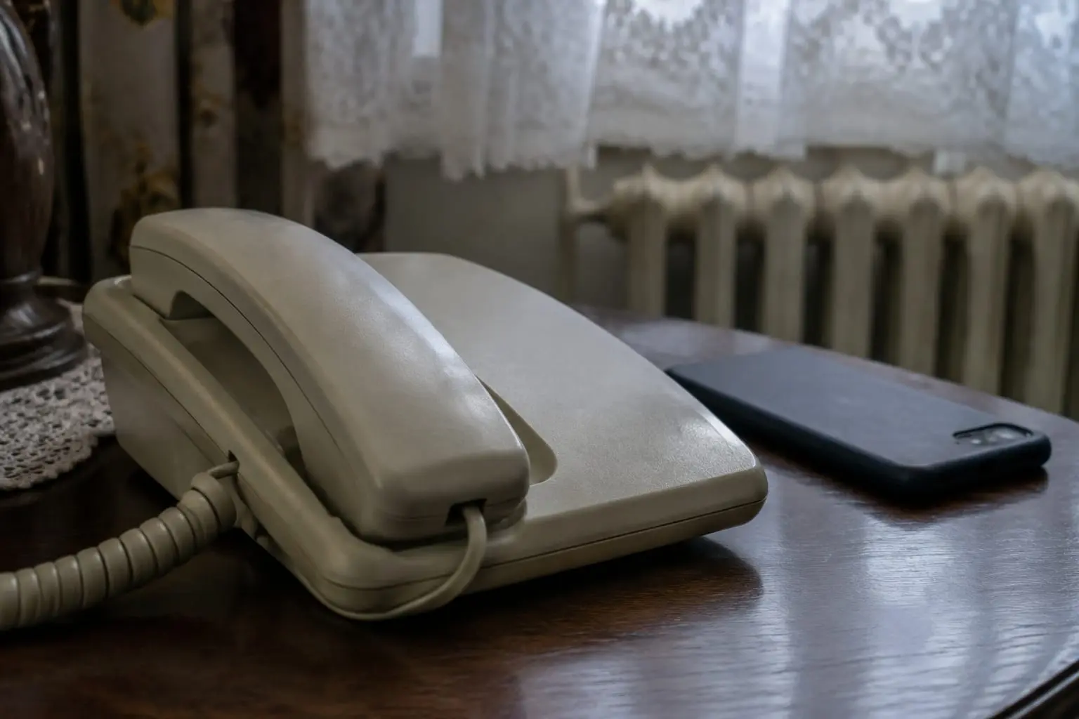 Fraudele bancare prin telefon: cum să protejezi banii familiei