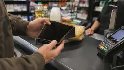 Șase măsuri pentru a nu crește taxele: banii există, dar se cheltuiesc greșit